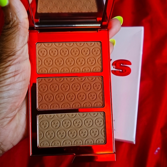 One Size Bronzer - Picture 3 of 3